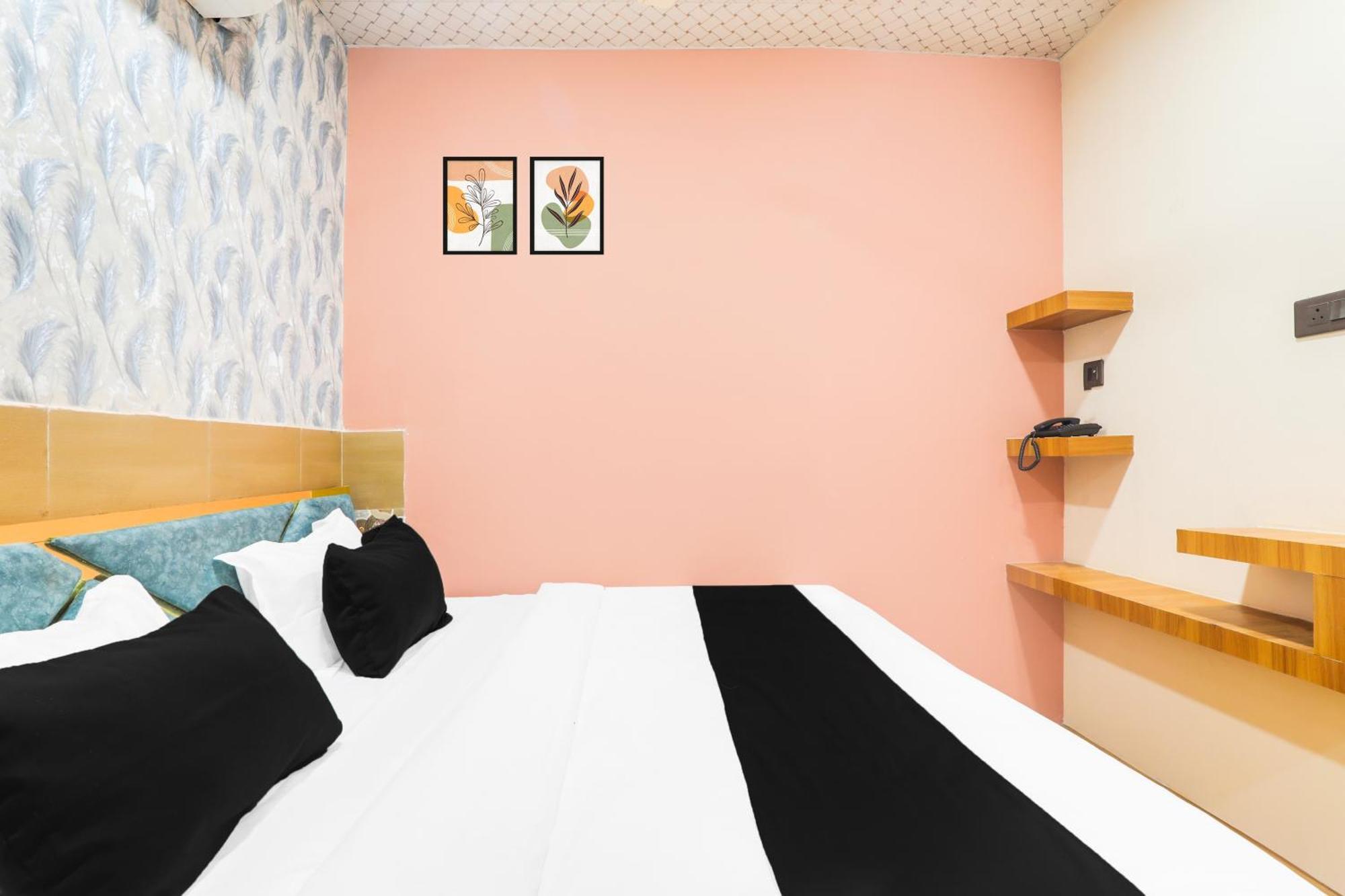 Hotel O V. K Palace Inn 러크나우 외부 사진