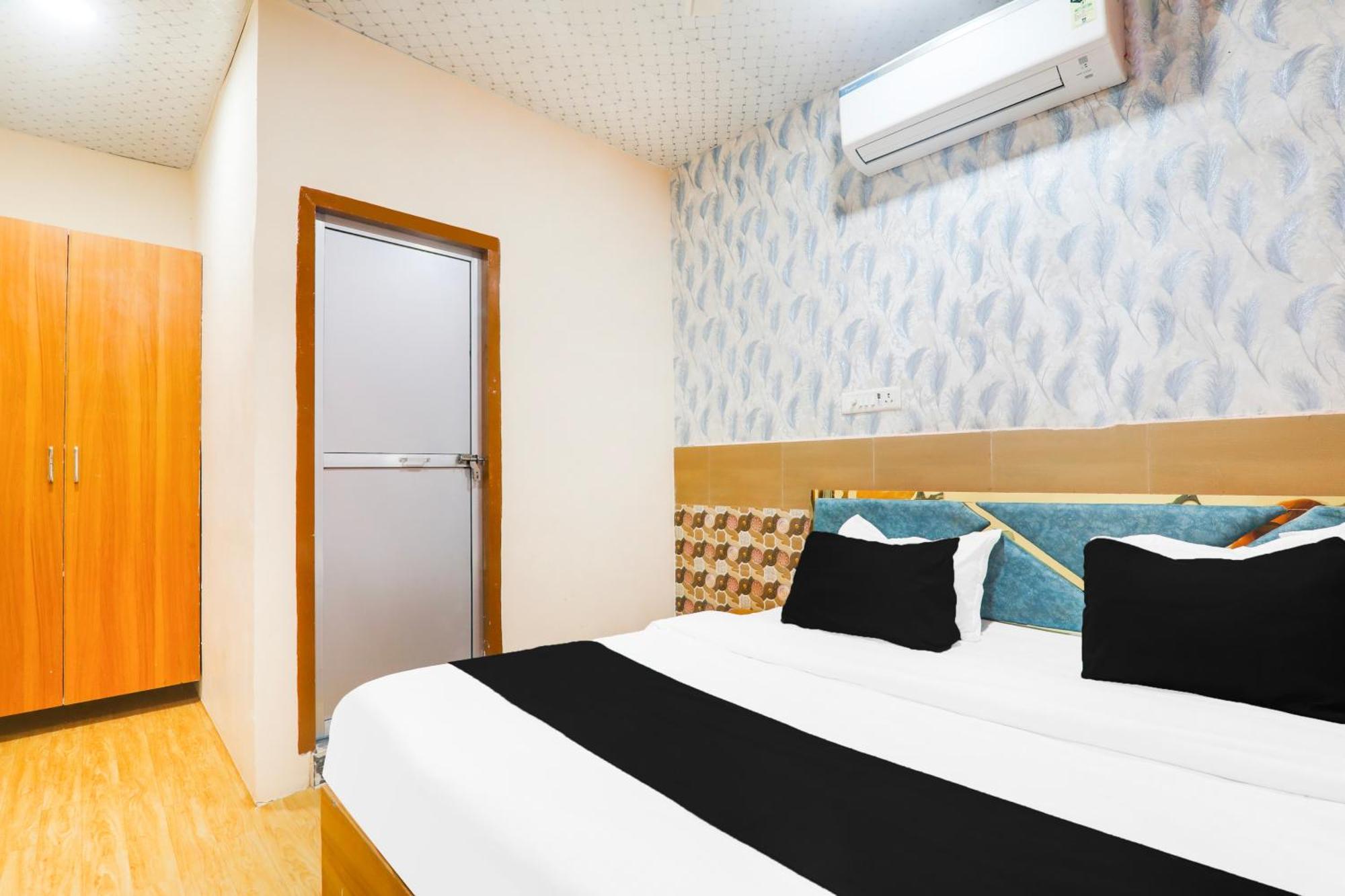 Hotel O V. K Palace Inn 러크나우 외부 사진